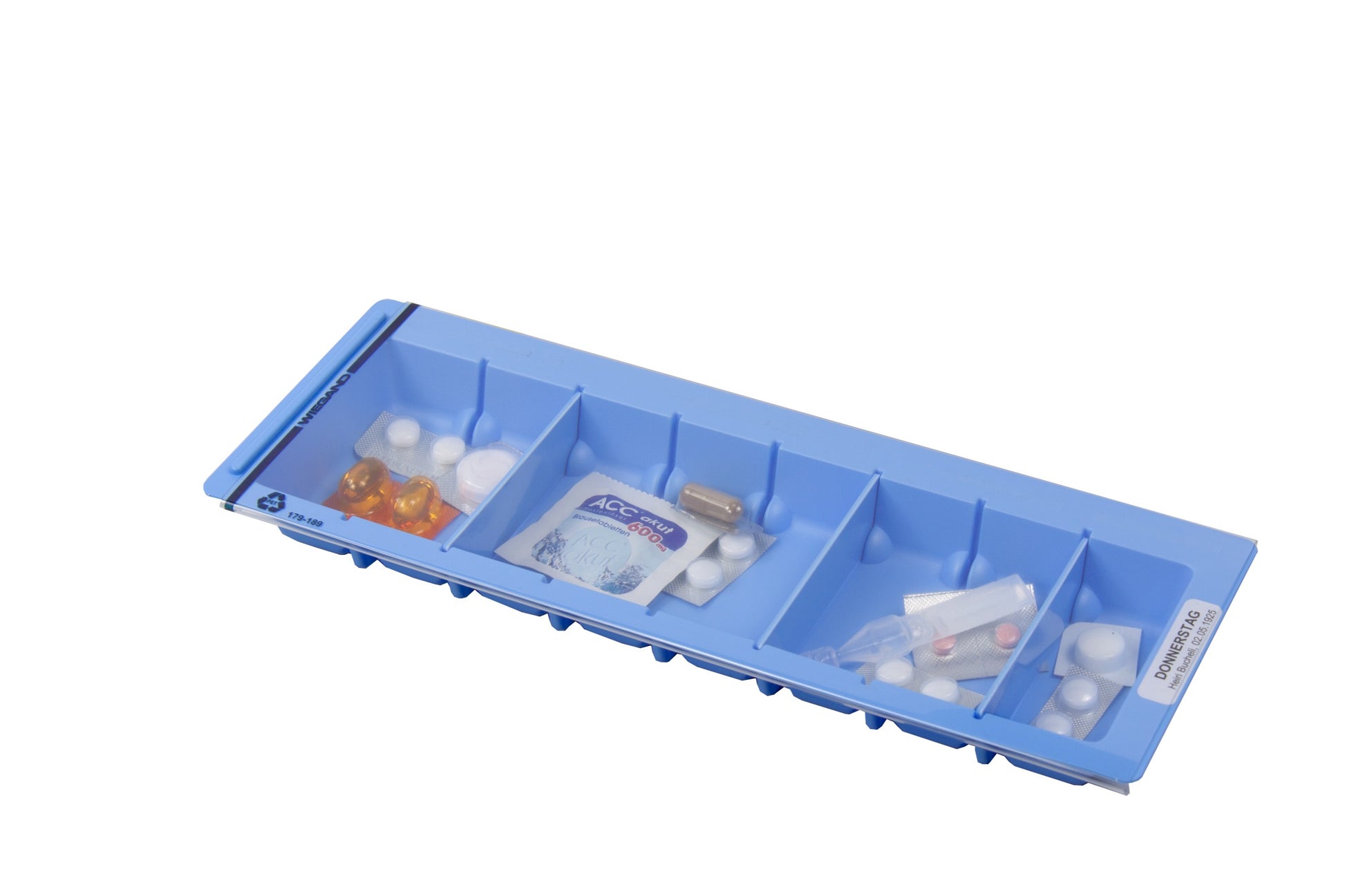 Skillerummene kan nemt justeres og flyttes, så du får en opbevaringsløsning, der passer til dine behov – uanset medicintype eller doseringsplan.