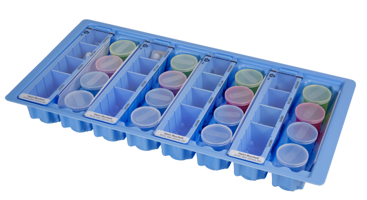 Organisér medicin sikkert og effektivt med denne Wiegand medicinbakke, designet til professionel brug i sundhedssektoren og hjemmepleje. Bakken indeholder flere doseringsbeholdere med farvekodede låg, som gør det nemt at identificere og administrere medicin til forskellige tidspunkter på dagen.
Det modulopbyggede system er kompatibelt med alle Wiegand-komponenter og kan tilpasses individuelle behov. Perfekt til institutioner, apoteker og hjemmebrug, hvor sikker medicinhåndtering er afgørende.